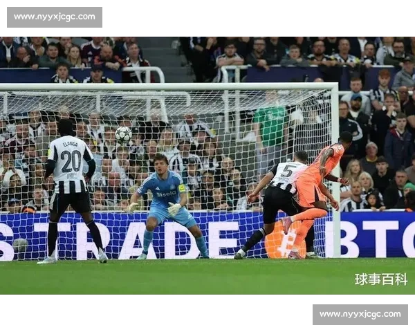 2012年欧洲杯半决赛德国负于意大利巴神双响改写历史经典一战